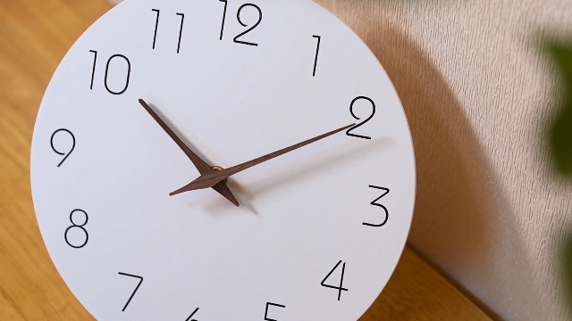 Amazon.com: Mosewa Wall Clock Battery Operated 8 Inch White Silent